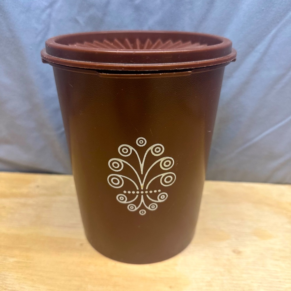 Vintage Tupperware Brown Storage Cannister w/ lid preowned